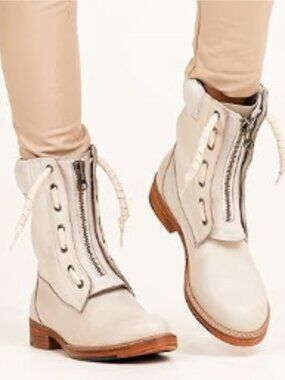 Vintage Foundry Co Women's Filo Boot 10